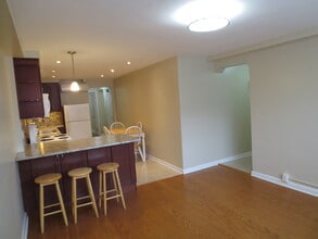 2 Lanark Av in Toronto, ON - Building Photo - Building Photo