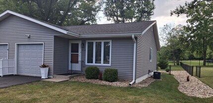 5327 N Sheridan Rd in Peoria, IL - Building Photo - Building Photo