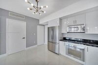 92 SW 3rd St, Unit # 3606 in Miami, FL - Foto de edificio - Building Photo