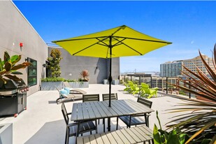 Thrive on 7th in San Pedro, CA - Building Photo