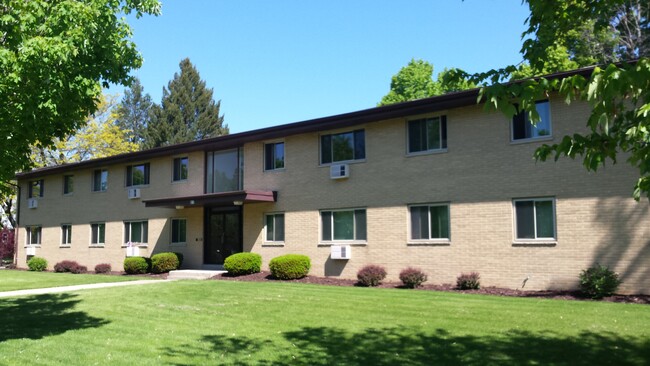 Phoenix Street Apartments in Delavan, WI - Foto de edificio - Building Photo