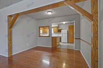 213 Gregory Dr in Desoto, TX - Building Photo - Building Photo