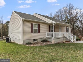 159 Mountain View Dr in Harpers Ferry, WV - Building Photo - Building Photo