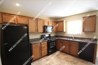 13753 Post Oak Ln in Platte City, MO - Building Photo - Building Photo