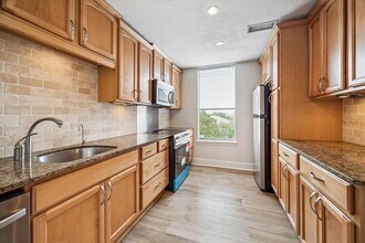 5210 Weslayan St in Houston, TX - Building Photo - Building Photo