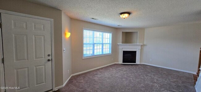 1205 Cross Creek Cir in Greenville, NC - Building Photo - Building Photo