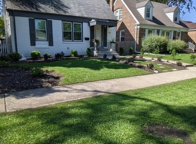 3808 Blanchan Ave, Unit Garden in Brookfield, IL - Building Photo - Building Photo