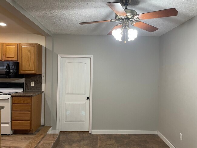 3712 32nd St in Lubbock, TX - Building Photo - Building Photo