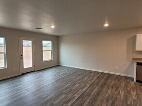 2405 Village Dr in Bullhead City, AZ - Building Photo - Building Photo