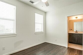 3513 S Hills Ave in Fort Worth, TX - Building Photo - Building Photo
