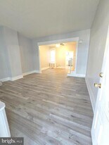 1726 N Lindenwood St in Philadelphia, PA - Building Photo