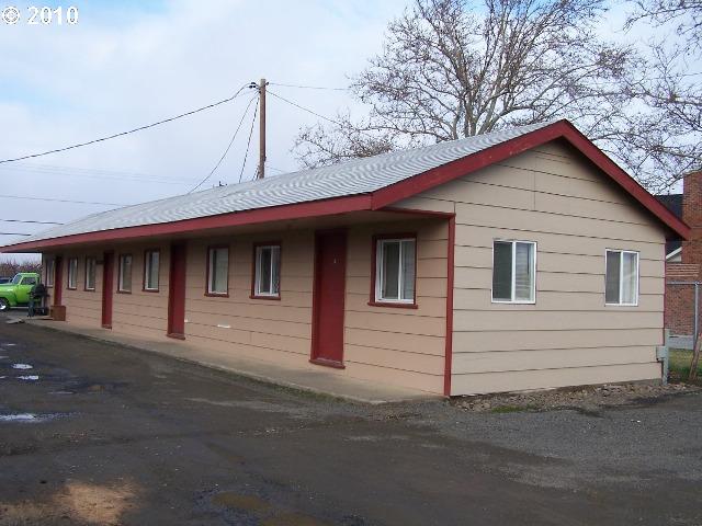 Bldg 2 in Milton-Freewater, OR - Building Photo