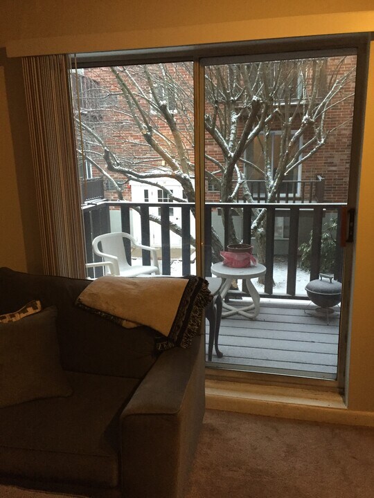 35 Westgate Rd, Unit 4 in Boston, MA - Building Photo