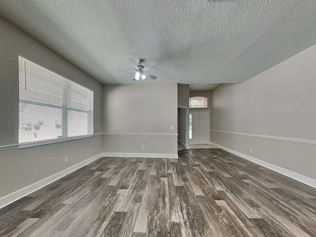 4943 Whistling Pines Ct in Wesley Chapel, FL - Building Photo - Building Photo