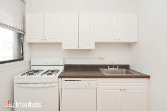 3723 N Pine Grove Ave, Unit J05W in Chicago, IL - Building Photo - Building Photo