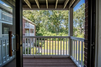 Pheasant Run Apartments in Nashua, NH - Foto de edificio - Building Photo