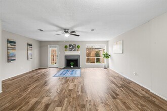 15355 Falmouth Ave in Houston, TX - Building Photo - Building Photo