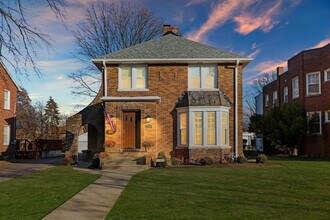 1317 N Jackson St, Unit SI ID1265539P in Waukegan, IL - Building Photo - Building Photo