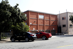 Locust Ave Apartments in Long Beach, CA - Building Photo - Building Photo