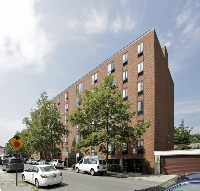 Scheuer Plaza in Bronx, NY - Foto de edificio - Building Photo