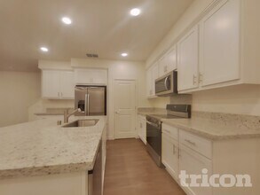 2046 Delta Vw Ave in Sacramento, CA - Building Photo - Building Photo