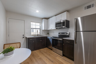 Nuvo Luna in Dallas, TX - Building Photo - Interior Photo