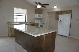 8810 Crossway Dr in Laredo, TX - Building Photo - Building Photo