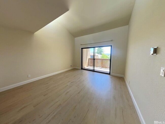 2750 Plumas St in Reno, NV - Building Photo - Building Photo