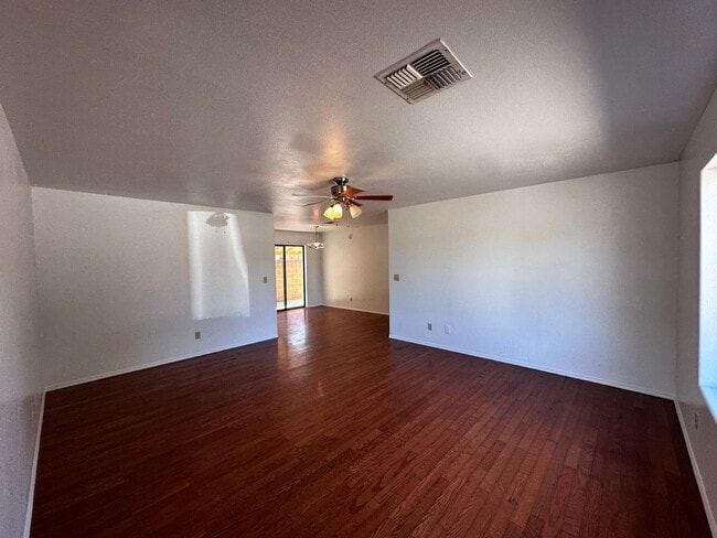 1838 Golden Gate Ave in Kingman, AZ - Building Photo - Building Photo