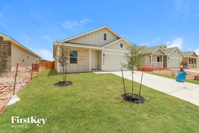 10643 Erinita Way in Converse, TX - Building Photo - Building Photo