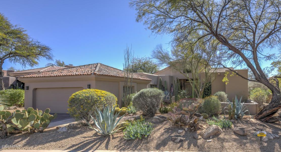 7723 E Cassia Cir in Scottsdale, AZ - Foto de edificio