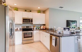 2432 Ribbon Fall Ave in Davenport, FL - Building Photo - Building Photo