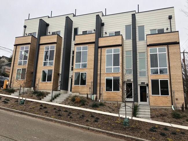 property at 620 N 41st St