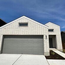 123 Dollars Dr in Jarrell, TX - Foto de edificio - Building Photo