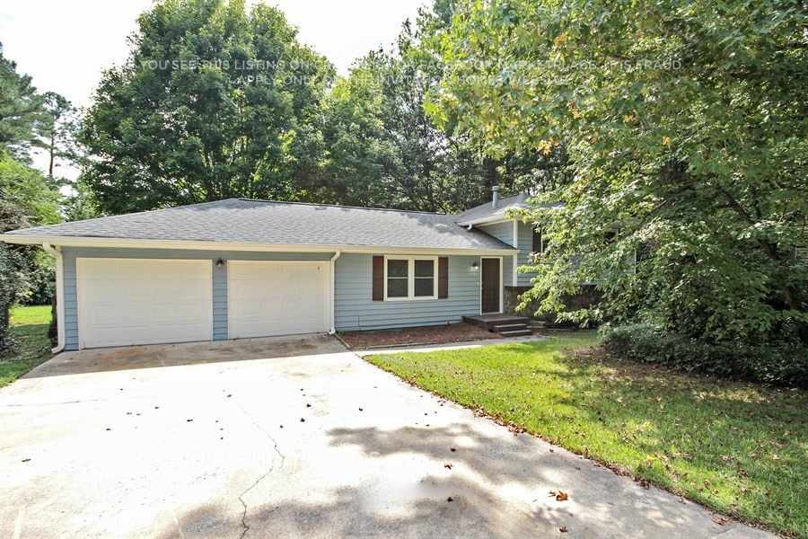 208 Clydesdale Rd in Peachtree City, GA - Building Photo