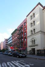 119 Baxter St in New York, NY - Foto de edificio - Building Photo