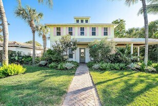 120 Grove Way in Delray Beach, FL - Building Photo