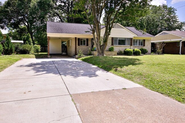 4773 Quince Rd in Memphis, TN - Building Photo - Building Photo