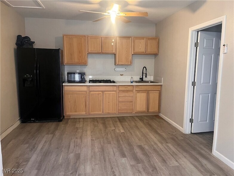 7016 Hurricane Way, Unit B in Las Vegas, NV - Building Photo