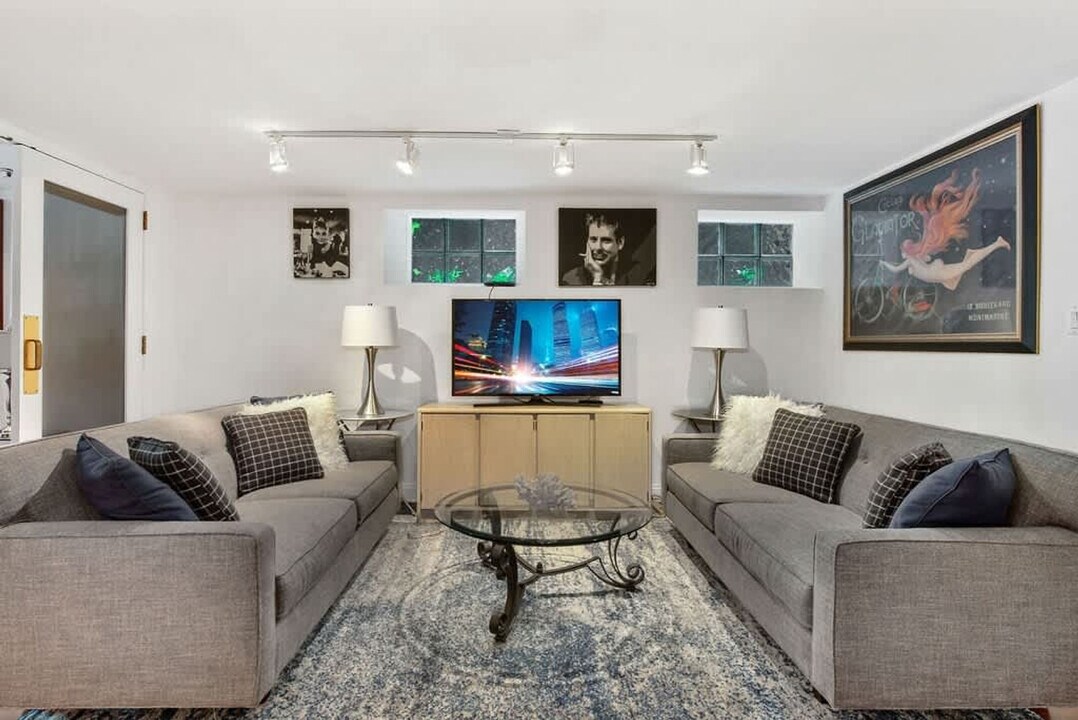 1633 N North Park Avenue in Chicago, IL - Building Photo