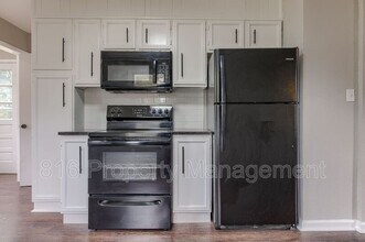 429 NE 87th St in Kansas City, MO - Building Photo - Building Photo