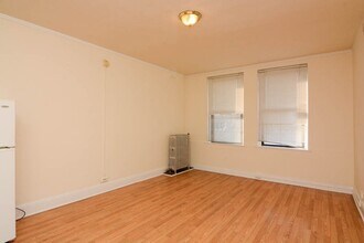 3335 W Diversey Ave in Chicago, IL - Building Photo - Building Photo