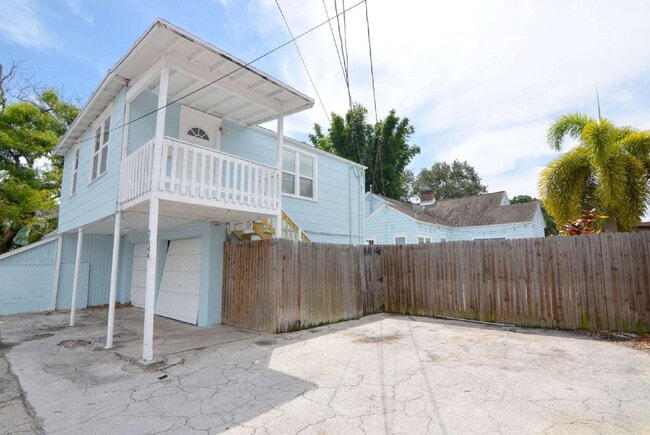 2649 Dartmouth Ave N