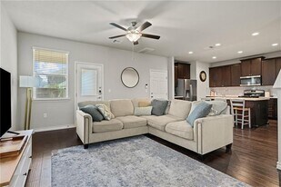 5308 Golden Canary Ln in Austin, TX - Building Photo