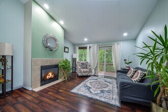 3169 Saganashkee Ln in Naperville, IL - Building Photo - Building Photo