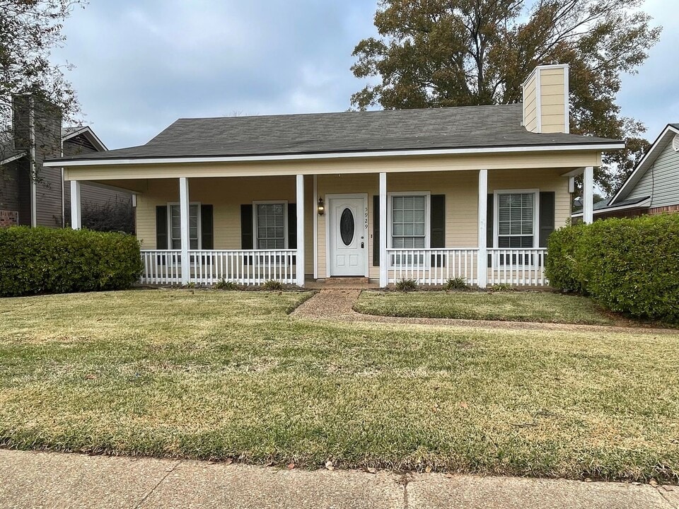 5929 Stockwood St in Bossier City, LA - Building Photo