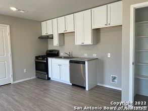 8256 Piedra Medina in San Antonio, TX - Building Photo - Building Photo