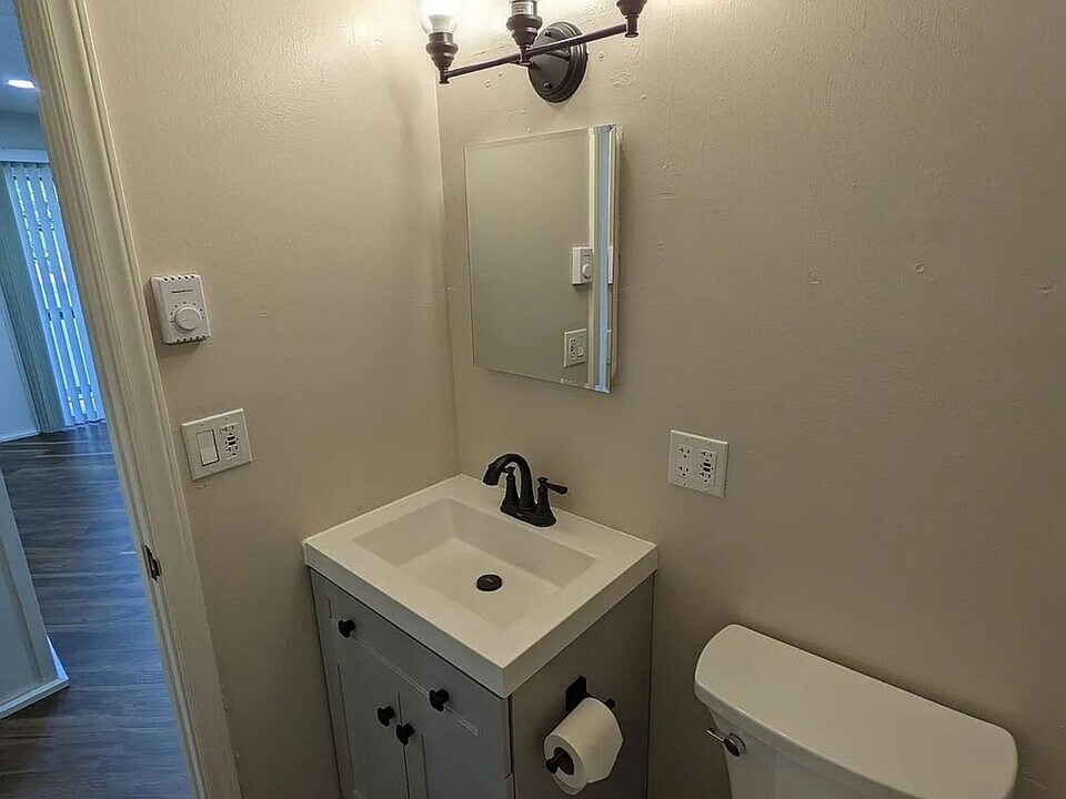 411 Lindsay Rd in Clemson, SC - Building Photo
