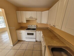 5316 NW 18th Ct in Lauderhill, FL - Building Photo - Building Photo