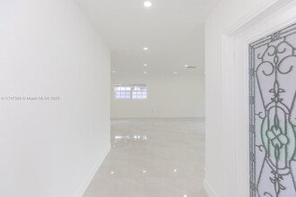 913 NE 2nd St in Hallandale Beach, FL - Building Photo - Building Photo